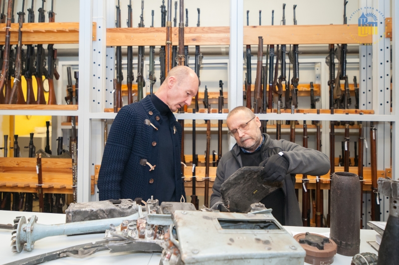 Latvijas Kara muzeja krājumu papildināja vairākas materiālas liecības par Krievijas uzsākto noziedzīgo karu pret Ukrainu un tās tautu