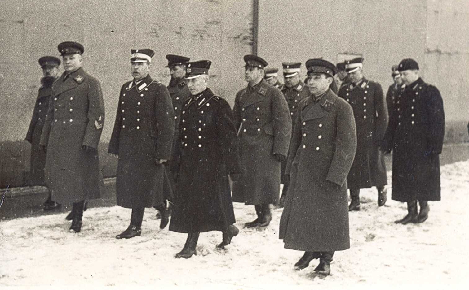 01_Latvijas armijas un PSRS Sarkanās armijas virsnieku tikšanās saistībā ar Padomju kara bāzu ierīkošanu Liepājā. 1939.gada beigas..j